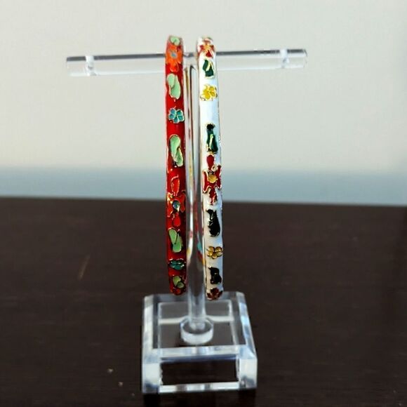 3/$30 Stunning 2.75" Vintage Cloisonne Red and White Floral Bangle Bracelet Set - Picture 6 of 11